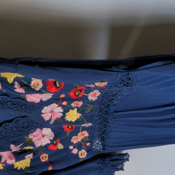 Embroidered ASOS cottagecore dress - Picture 7 of 9